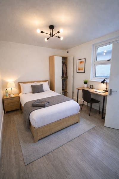 6 Ensuite Rooms | Stockwell | &pound;1175–&pound;1350 Main Photo