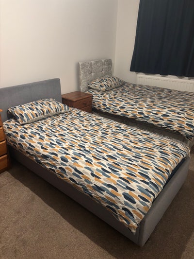 Twin room short term let  Main Photo