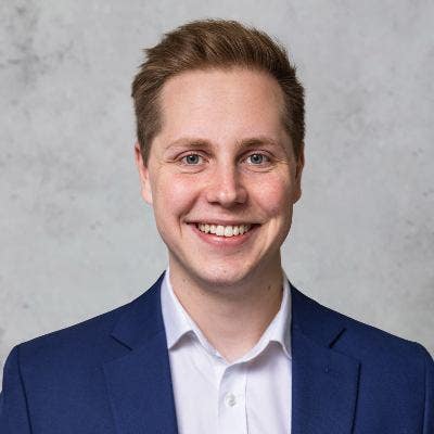 Professional Male seeks a double room Main Photo