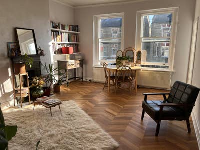Bright double room in a 2-bed flat well connected Main Photo