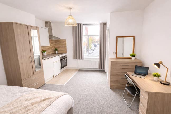 Moseley Area Brand New Room All Bills Included ! Main Photo