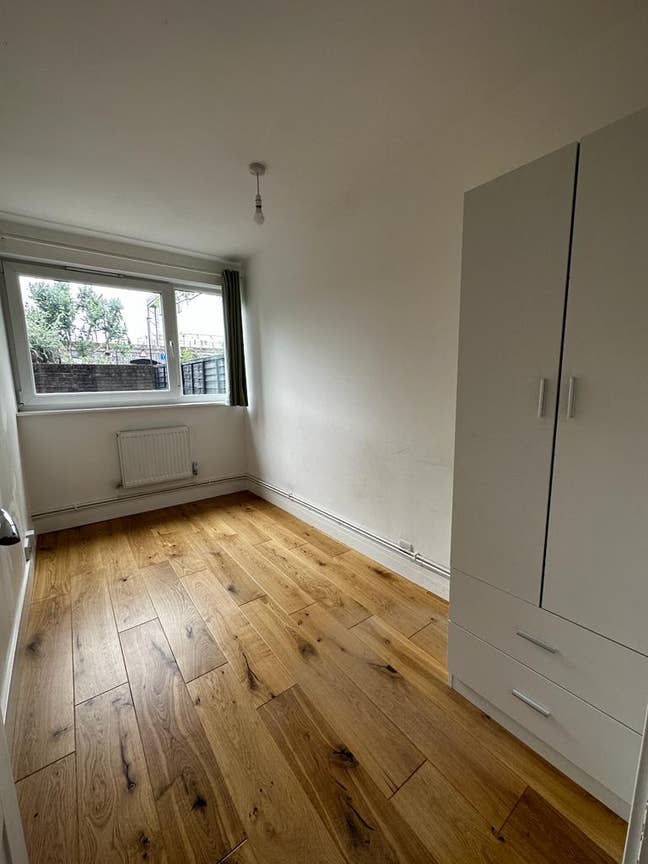 2 Double Rooms | Bow | &pound;900–&pound;1150 Main Photo