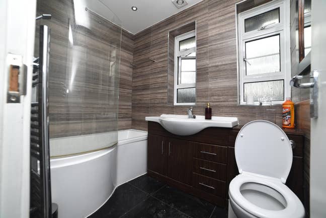 Compact Double Room Stepney E1 All Bills Inc Main Photo