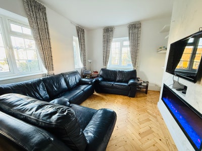 Bright Spacious Room | Quiet Flat | Bills included Main Photo