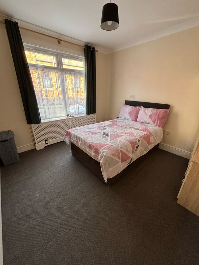 2 Ensuite Bedrooms, &pound;50 off first month's rent !! Main Photo