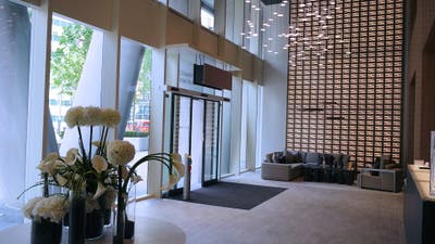 Whole 2 bed, 2 bath 40th floor apt with great view Main Photo