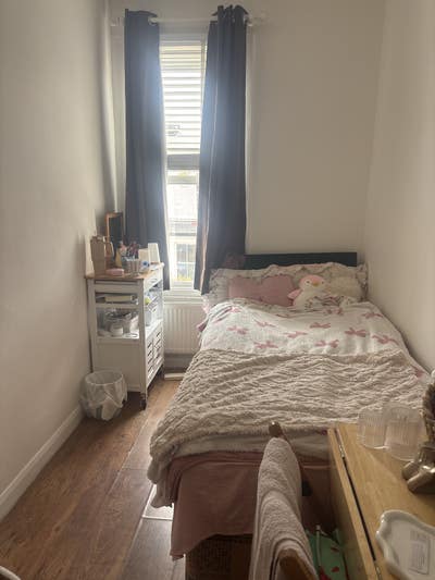 Room Available Near Chiswick High RD – Female  Main Photo