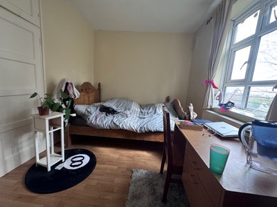 Spacious double room in 4 bed apartment se23 Main Photo