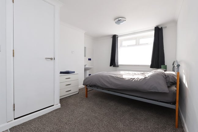 Modern & Stylish Ensuite Rooms Available Main Photo
