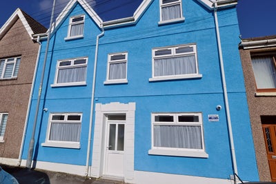 Spacious 9-Bedroom HMO in Coastal Burry Port Main Photo