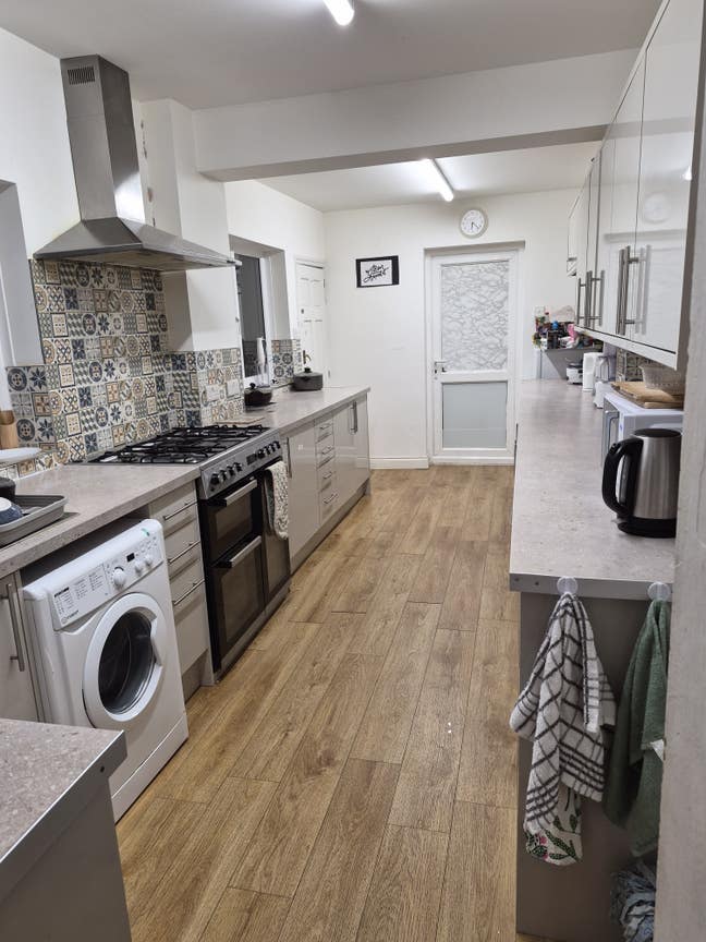 Rooms to Let in Shared House Main Photo