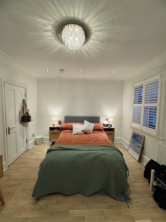 Lovely, spacious room in West London Main Photo