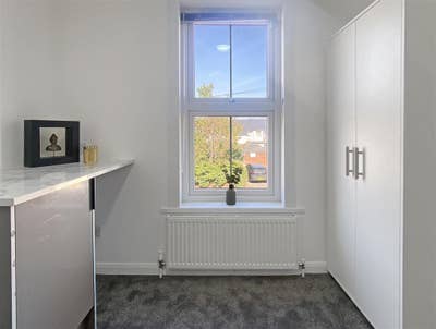 New! Luxury Room RM7 at 35 Military Rd! Main Photo