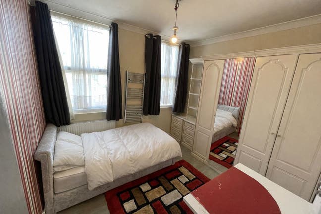 Modern Single room In Redbridge- All bills inc Main Photo