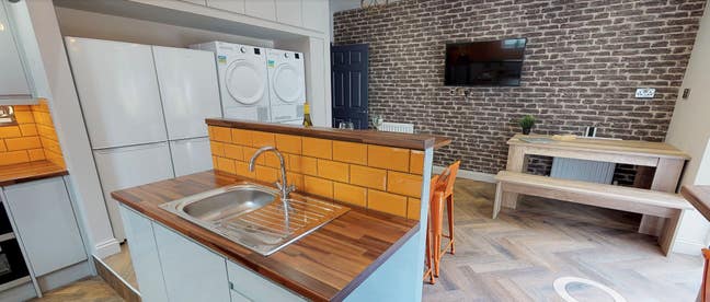 ⚡​Commuter Gold: 2 All-Inclusive Rooms here🚆 Main Photo