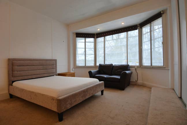 Double Spacious Bedsit, Clapham Park SW4 Main Photo
