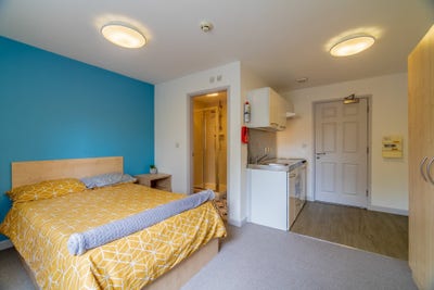 Studio Room Available from 15Th of April! Main Photo