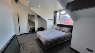 Attic Room to Rent - Armley - 5min from CityCentre Main Photo