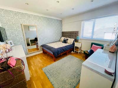 Beautiful Spacious Double Bedroom  Main Photo