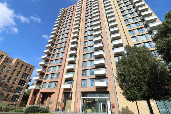 Stunning Master En-Suite Near Bow-Mile End-Gym Main Photo