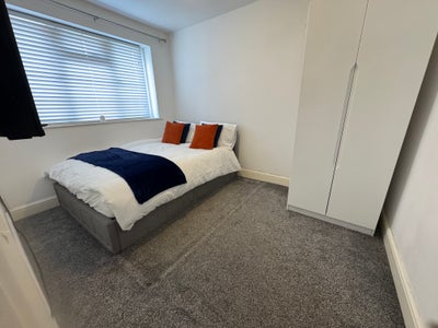 🏡Ensuite Double Room for &pound;575 P/M - All Bills Inc Main Photo