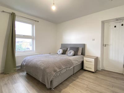 Large Double Rooms Main Photo