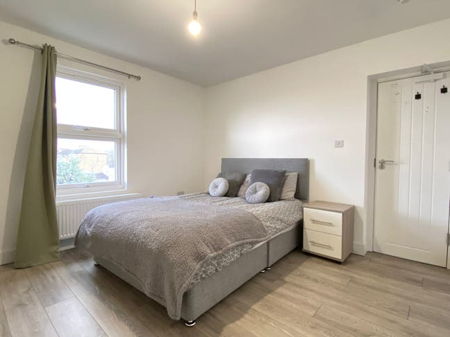 Large Double Rooms Main Photo