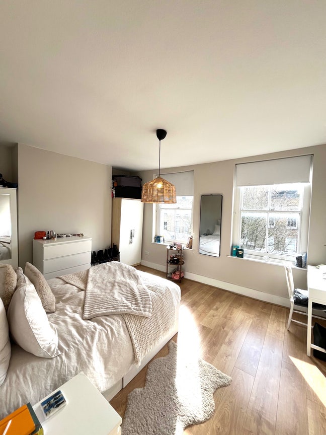 Beautiful Large Room Close to Angel Station Main Photo