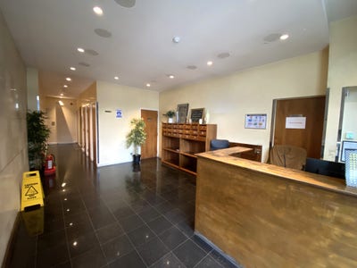 24h Portered 2 Bed 2 Bath Flat: Burwood Place Main Photo