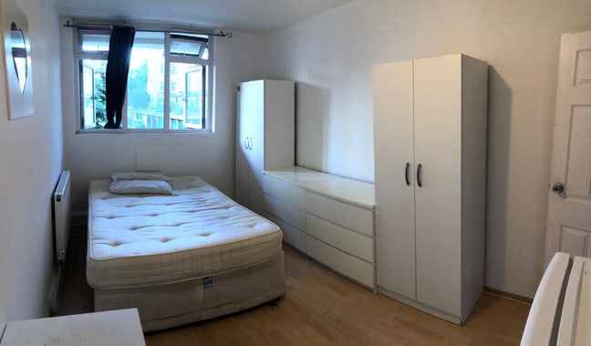 Spacious single in Old street EC1V-  Bills incl. Main Photo