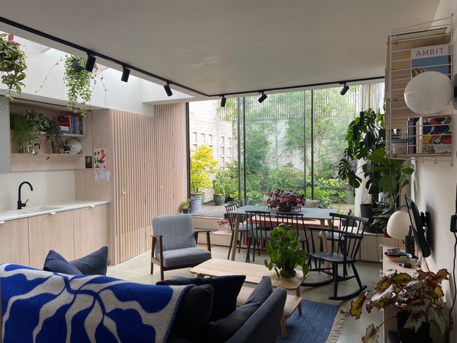 Room in 2 bed flat (private use most of week) Main Photo