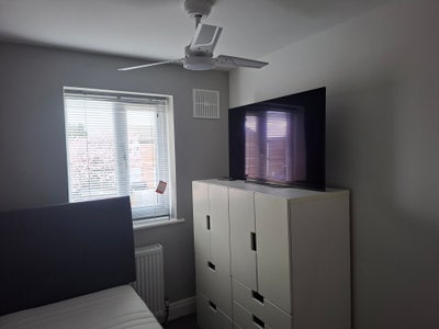 Modern Single  2 Bed Property LU2- Luton Airport   Main Photo