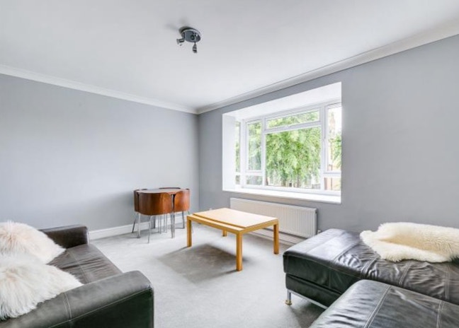 Refurbished bright & spacious 3 dbl bed apartment Main Photo