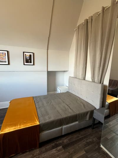 1 double room + 1 ensuite room available NOW Main Photo