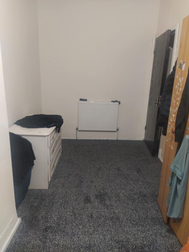 Fully Furnished Room  Main Photo