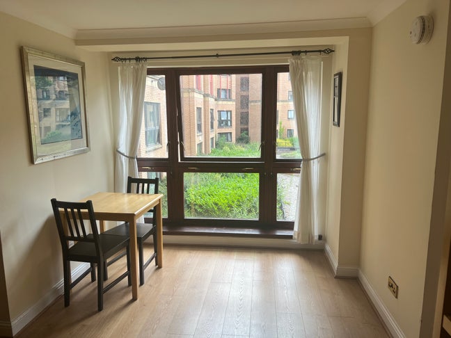 Please i am looking for a neat flatmate  Main Photo