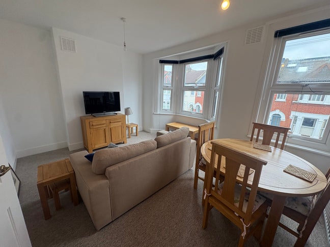 1 bed flat in the heart of Earlsfield Main Photo