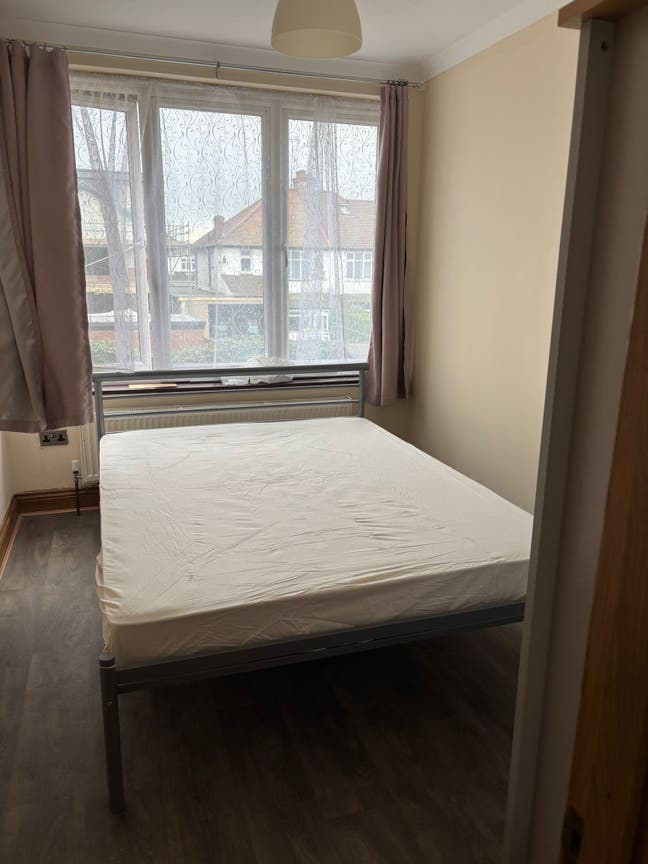 2 Bed - 2 Reception Flat to Let Wembley , HA9  Main Photo