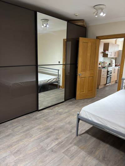 2 Bed - 2 Reception Flat to Let Wembley , HA9  Main Photo