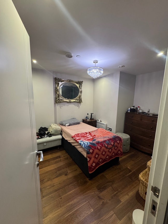 Single room available- 5 mins from Victoria Centre Main Photo