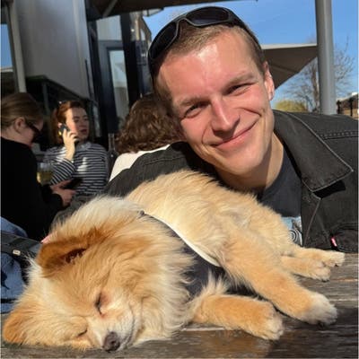 Clean, polite and easygoing person with a dog Main Photo