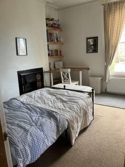 Lovely Double Room to Rent: Short or Long stay Main Photo