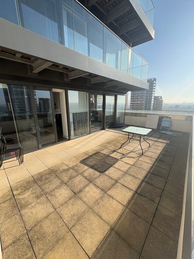 New flatmate wanted in heart of E&C Main Photo