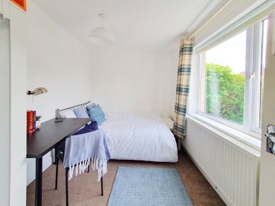 Double Room with Parking! All Bills inc. Main Photo