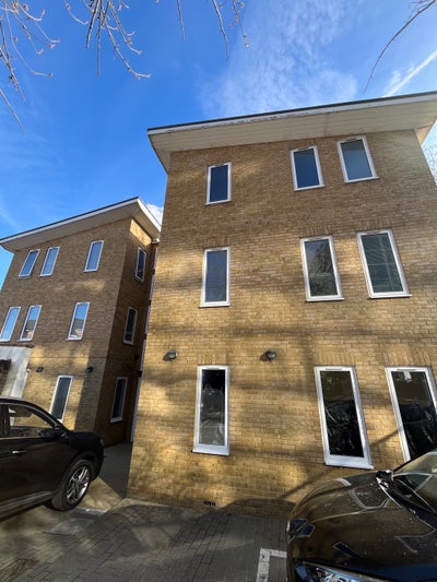 Modern 2-Bed flat with patio Main Photo