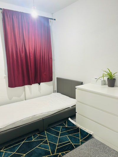 Single room available for female at Welling Main Photo