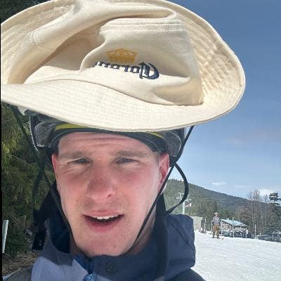 New professional seeking 2 bed around edge of city Main Photo