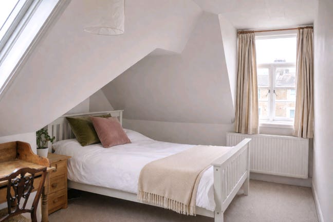 Bright, Light-Filled Double Room with Garden Main Photo