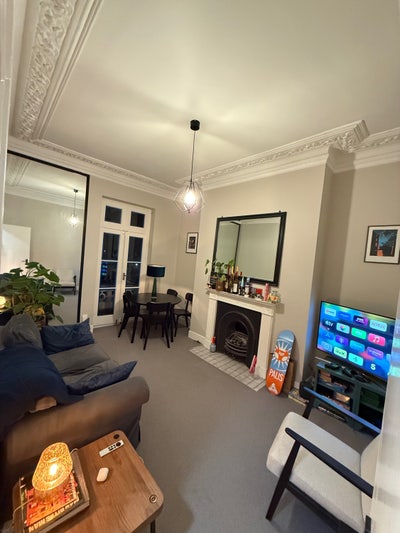 Queenstown Road flat  Main Photo