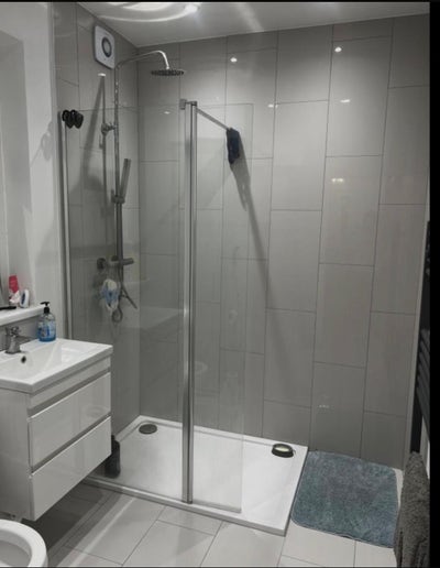 Box room and double room available  Main Photo